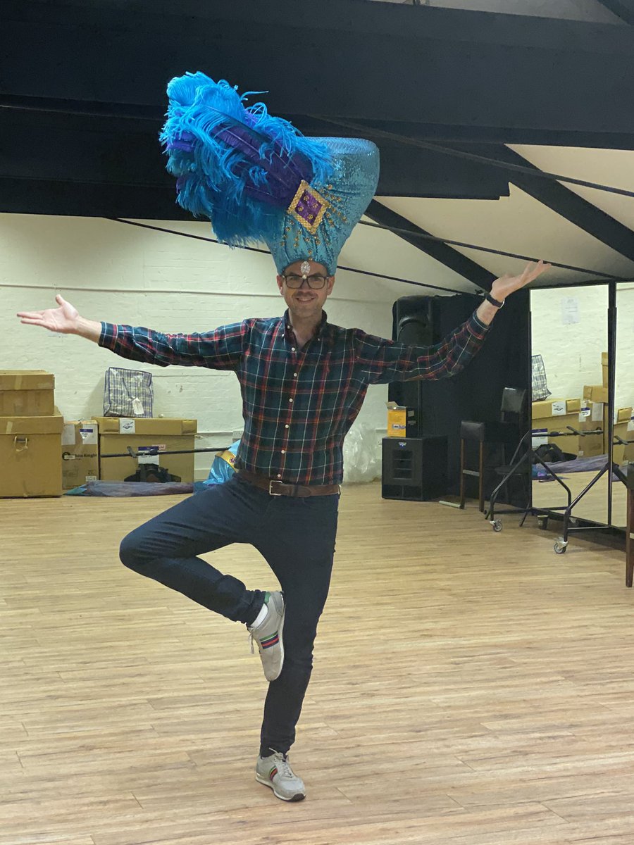 thomsoutherland's tweet image. Just another day at the office! #pantotime