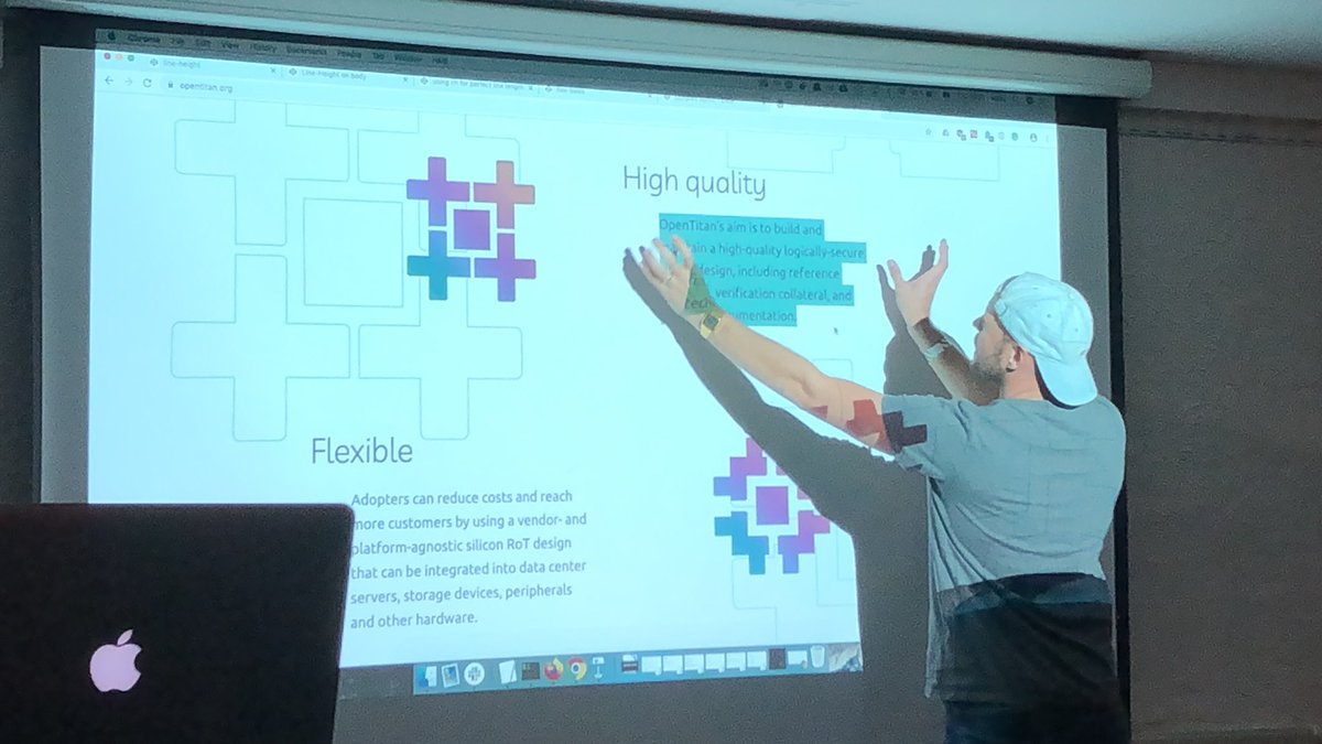 The awesome <a href="/supremebeing09/">nils binder 🏳️‍🌈</a> presenting responsive web design without media queries 😍 <a href="/WWRuhr/">Webworker Ruhr</a>