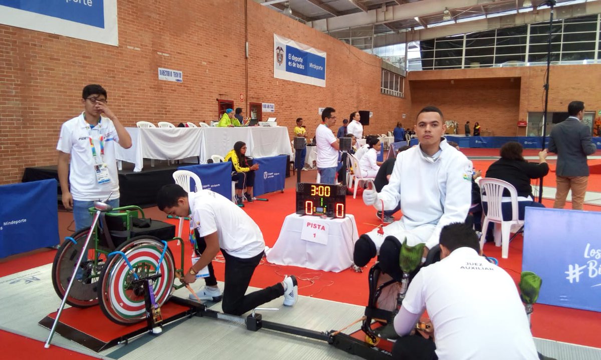 esgrima_caldas's tweet photo. Hoy en los Juegos Nacionales y Paranacionales 2019 compiten por Caldas nuestros esgrimistas paralímpicos Sebastián Calle y Jeisson David Mendieta con espada en la categoría A.👏👏
@SecDeporteMzl
@secdeporcaldas
@colombiaesgrima
#orgullocaldense
#juntosporladeoro
#EsgrimaColombia https://t.co/88s6zWVnTB