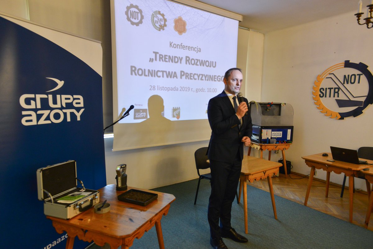 Grupa_Azoty's tweet image. Mocna reprezentacja @Grupa_Azoty  wśród uczestników i prelegentów konferencji „Trendy Rozwojowe Rolnictwa Precyzyjnego” organizowanej przez tarnowską NOT. W imieniu #Partnera Konferencję otworzył Wiceprezes Zarządu Mariusz #Grab.