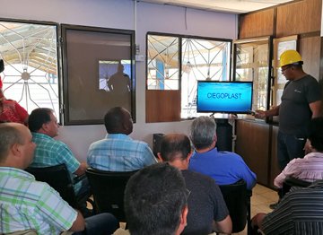 View image on Twitter