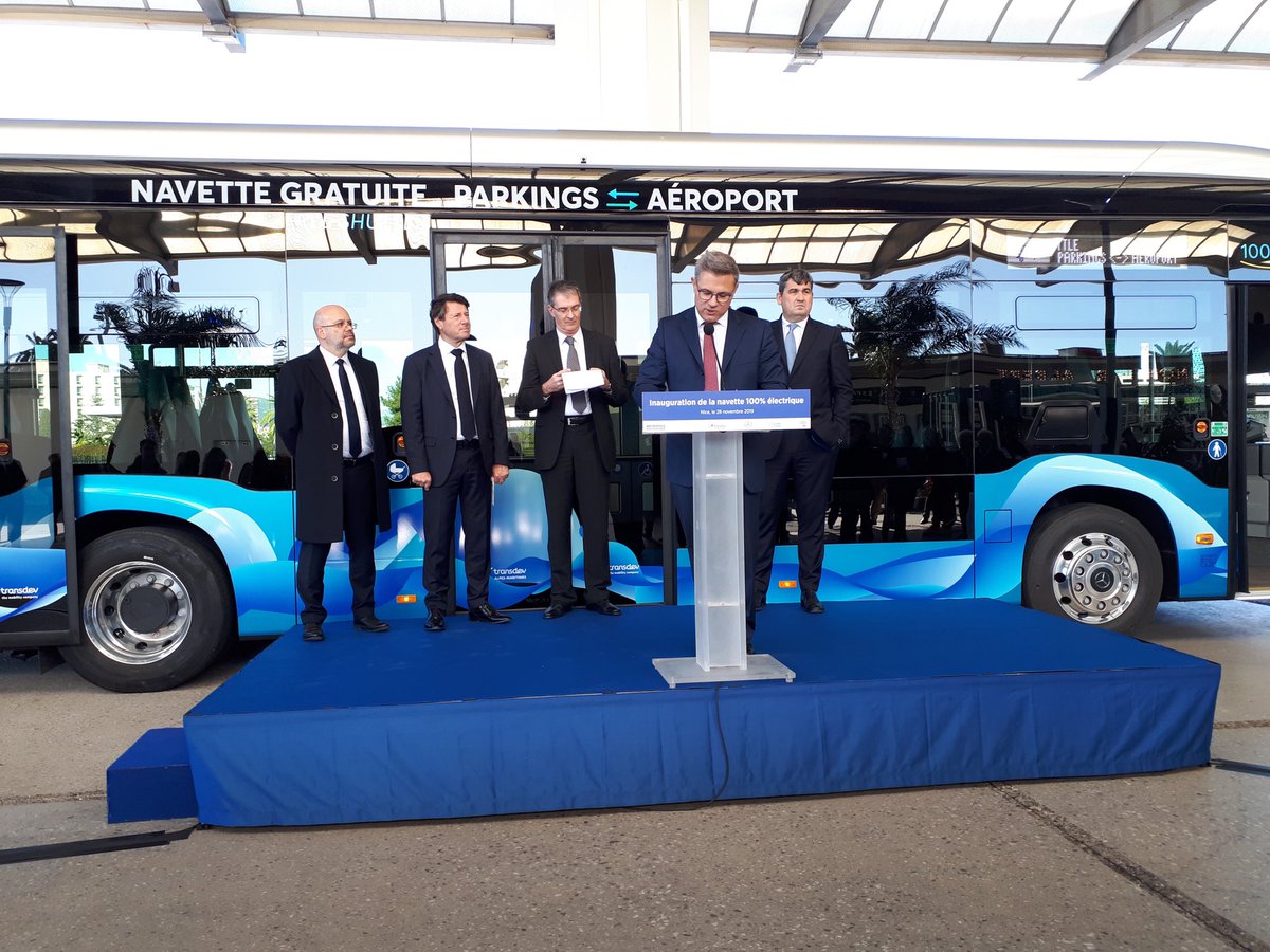 e_henaut's tweet image. C'est avec fierté que j'ai inauguré, aujourd'hui, la mise en service de notre ligne de #NavettesElectriques qui desservira l'@AeroportNice. Une première en France.