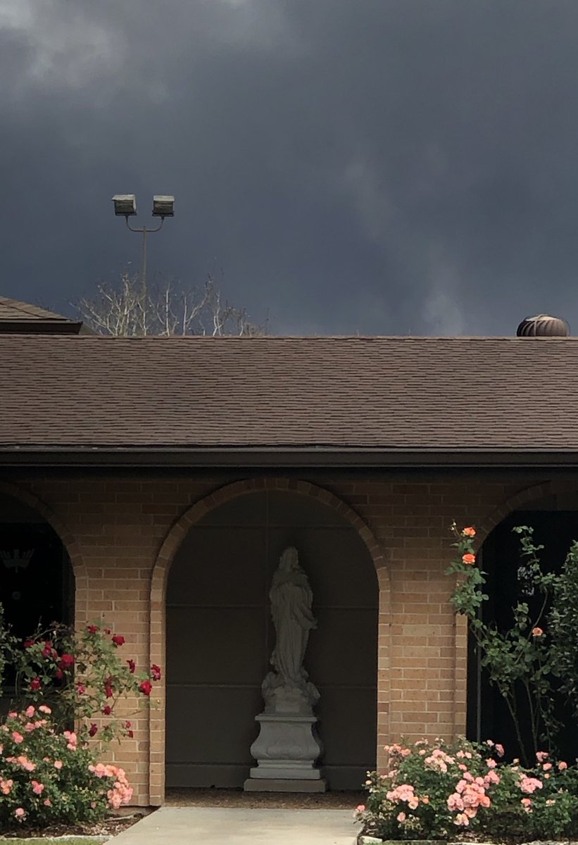 smarsilia's tweet image. Within minutes of snapping this pic of #refineryexplosion smoke over St. Charles Catholic Church In #Nederland, yesterday, this lovely little town was evacuated. 60,000 folks, mandatory #evacuation, on #Thanksgiving! #PortNeches #Groves #explosion #thankful #Catholic #Texas