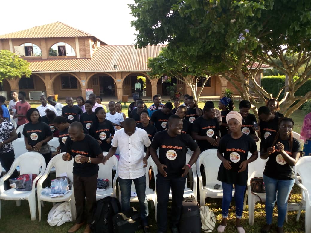 Lancement officiel de la Campagne #MerciMonHeros aujourd'hui à Agora Senghor Lomé. De nombreux jeunes ont honoré de leur présence ce lancement. Ensemble #BrisonsLesTabous <a href="/EmilienneAssama/">Emilienne Assama</a> <a href="/ALLIANCEJASRPF/">Alliance des Jeunes Ambassadeurs pour la SR/PF/AO</a> <a href="/yamafrica/">YAM/MAJ</a> <a href="/DIALLOMOCTAR07/">Dr Moctar DIALLO</a> @AnnePfitzer <a href="/atbeftogo/">ATBEF TOGO</a>