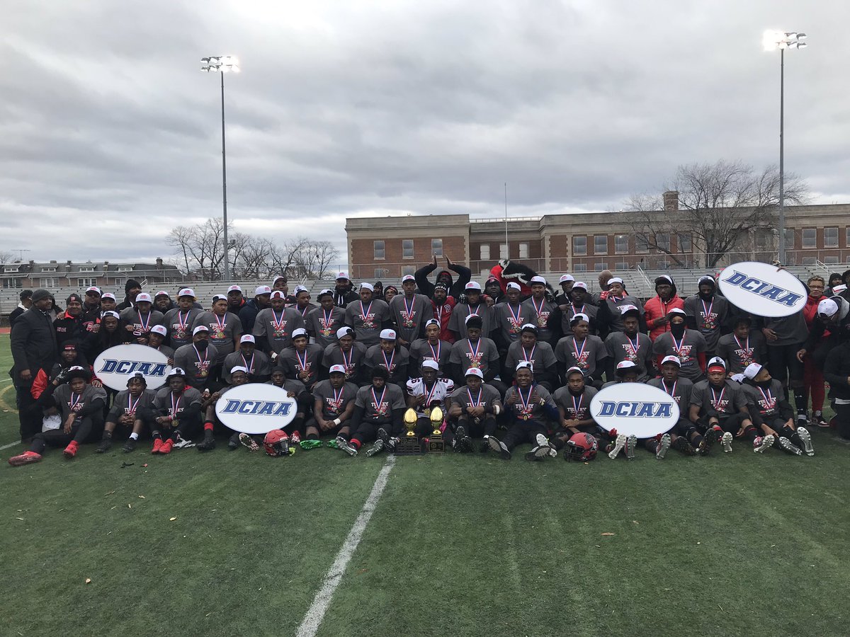 DciaaSports's tweet photo. Dunbar wins the 2019 Turkey Bowl https://t.co/aH3ydqjDG0