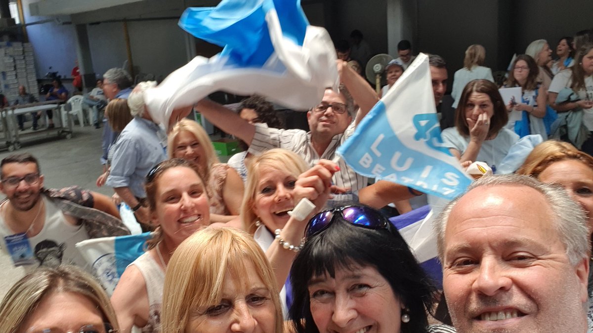 IturraldeVPablo's tweet photo. En la Corte Electoral. Con los votos contabilizados ya no tiene MATEMATICAMENTE MAS CHANCE. LACALLE PRESIDENTE https://t.co/H9Ruf9obAH