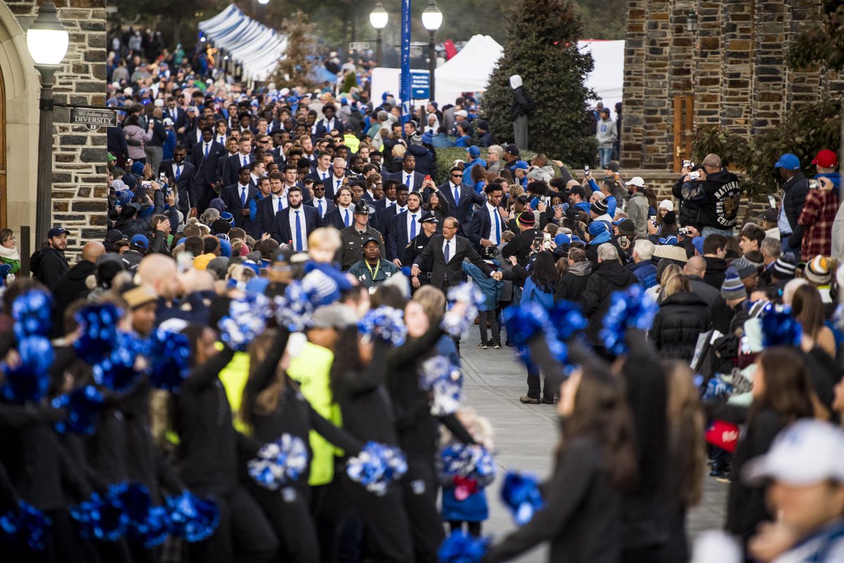 DukeFOOTBALL's tweet image. From the 🔵😈🏈 family to yours, we wish you a very Happy Thanksgiving‼️

#GoDuke