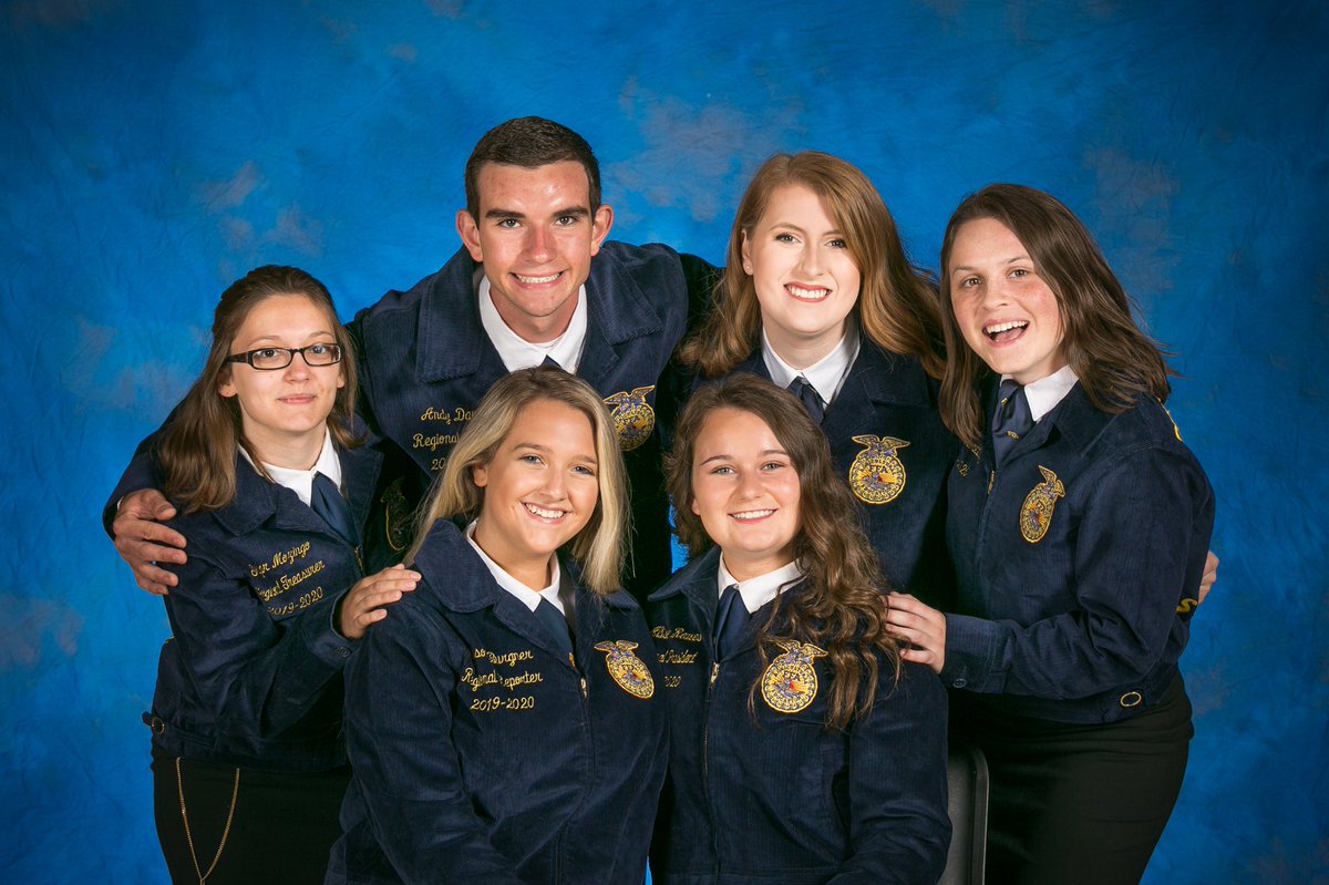 Happy Thanksgiving from our family to yours! We hope your day is filled with happiness and some good food!! 
-East TN Regional Officers💙