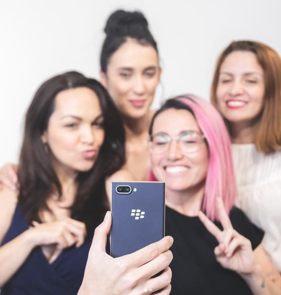 GoTalkUSA's tweet image. Today we&apos;re #thankful for #goodfriends and #greattechnology. #happythanksgiving from the team at Go Talk USA. 
#blackberry #blackberrymobile #key2 #key2le