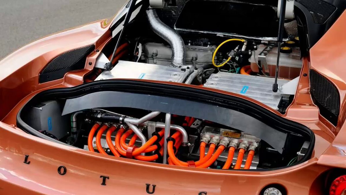 AVIDTechnology1's tweet image. 🏁 Driven in-part by two AF-140 EVO motors, the Evora 414-E was capable of doing 0-62 in 4.4 seconds and possessed a top speed of 133mph.  

#AVIDTechnology #AVIDTech #CleanTech #Lotus #Hybrid #ElectricVehicles #EV