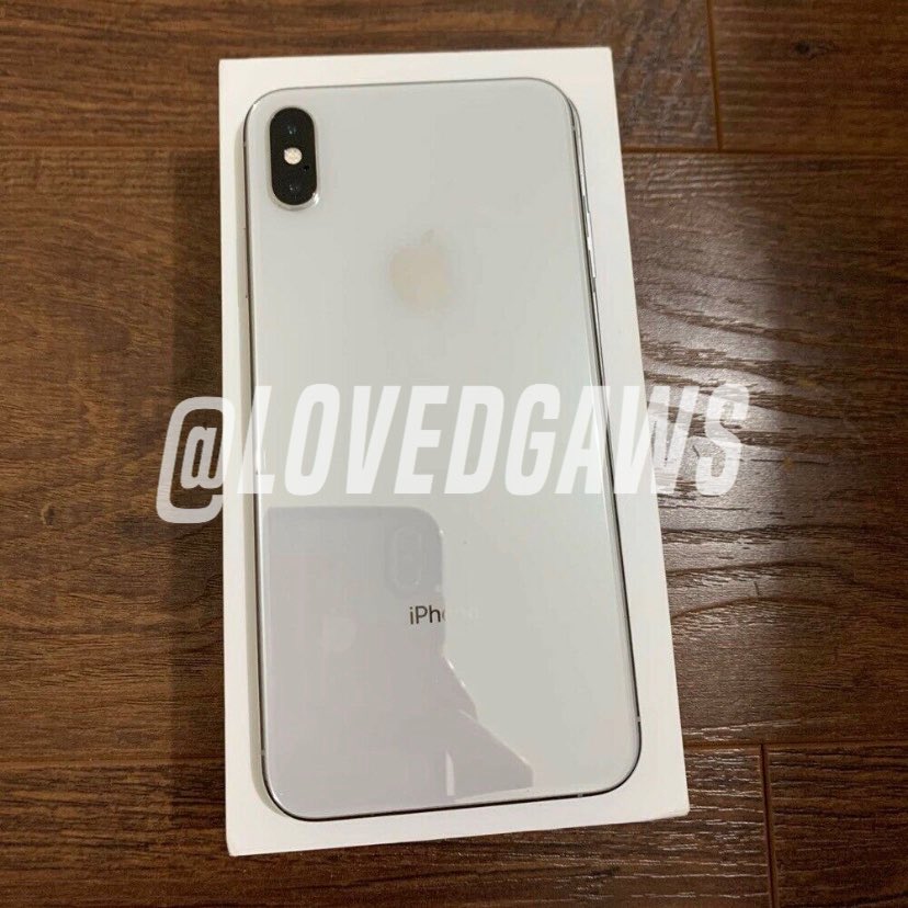 LovedGAWS's tweet photo. We’re giving away an iPhone XS MAX!📲

White - 256GB

To Enter!
🔥Like + Retweet 
🔥Follow (@LovedGAWS &amp; @themrcashappp)
🔥Join my youtube giveaway: https://t.co/gSc8lAzpkW
🔥Turn Post Notifications ON! 
🔥Comment below with “done” when finished!

Winner chosen in 3 days!⏳⚡️ https://t.co/IgDGxUKnsO