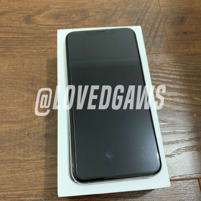 LovedGAWS's tweet photo. We’re giving away an iPhone XS MAX!📲

White - 256GB

To Enter!
🔥Like + Retweet 
🔥Follow (@LovedGAWS &amp; @themrcashappp)
🔥Join my youtube giveaway: https://t.co/gSc8lAzpkW
🔥Turn Post Notifications ON! 
🔥Comment below with “done” when finished!

Winner chosen in 3 days!⏳⚡️ https://t.co/IgDGxUKnsO