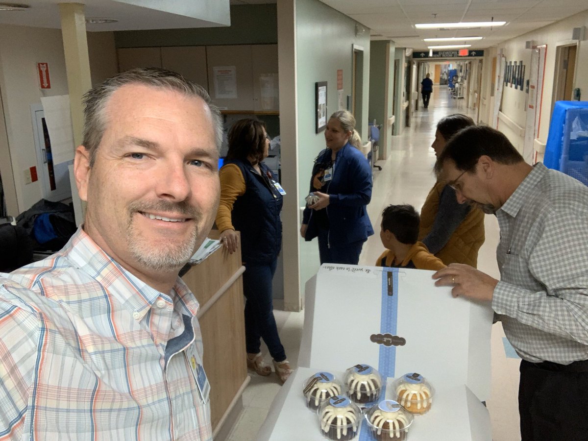 AHRobDeininger's tweet photo. #nothingbundtthanks for the great team at @AdventHealthCFL #FishMemorial on this Thanks Giving Day! #cakeforall @nothingbundt #yum #feelingwhole https://t.co/l49k0lT6hg
