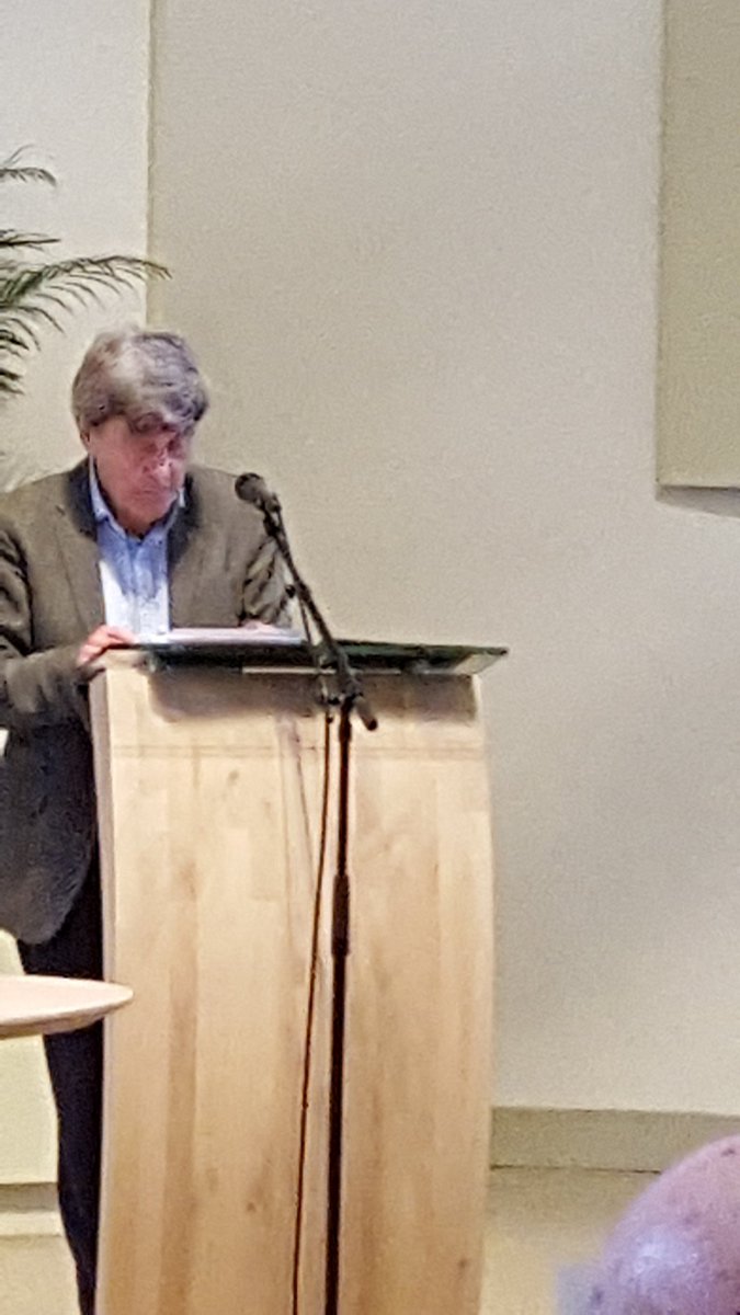 Wat was het een boeiende lunchlezing door Peter Brusse 
over zijn boek Ach Engeland met een update tot vandaag. Geweldig
Gemist? Peter Brusse komt ook naar Tresoar Leeuwarden 16 jan. in de reeks lunchlezingen ook dan weer met een update over Engeland. info decultureleonderneming.nl