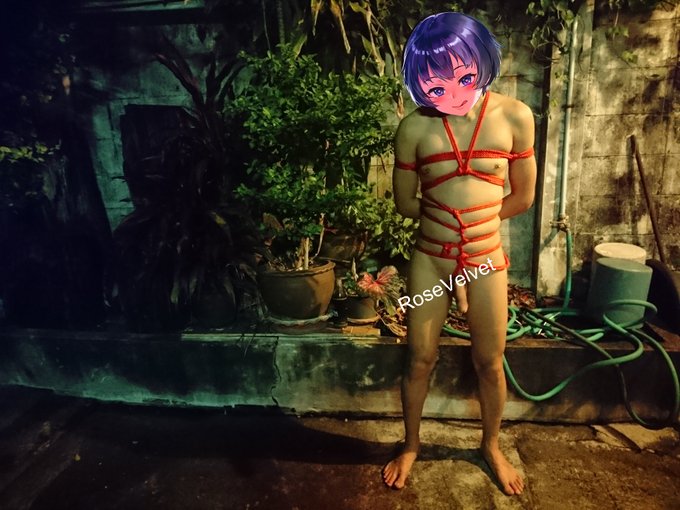 ยืนอยู๋ตรงนี้นะ ใครผ่านมาก็บริการให้เค้าด้วยล่ะ  #ทาส https://t.co/2PaSiLeSrX<a href="/tag/%E0%B8%97%E0%B8%B2%E0%B8%AA"class="tags">#ทาส</a>