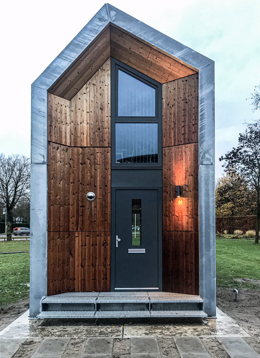 heijmansnl's tweet image. De Heijmans ONE in onze voortuin in Rosmalen is vanaf vandaag officieel geopend! 💐🥂 Ben je een potentiële opdrachtgever en wil je meer informatie over dit verplaatsbare woonconcept, maak dan een afspraak om binnen te kijken via heijmansone.nl