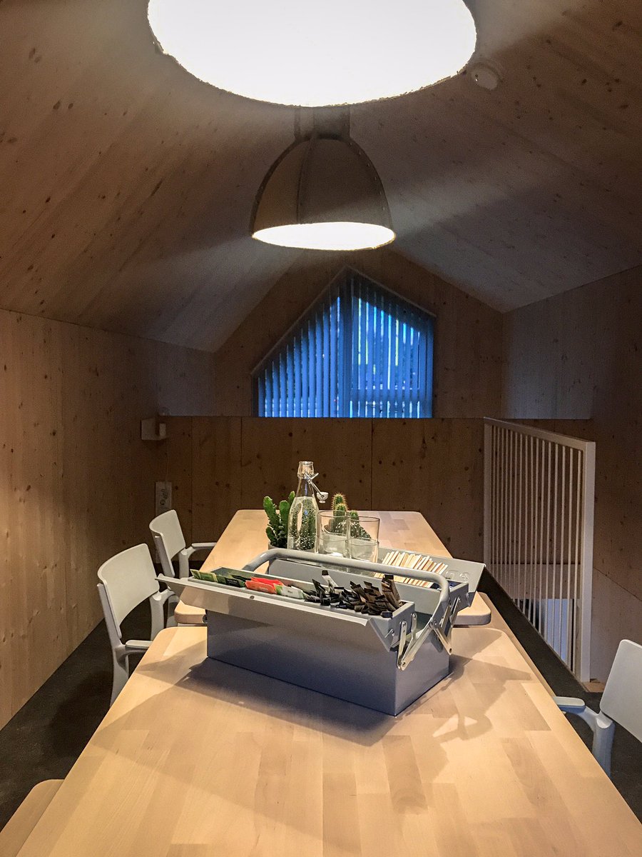 heijmansnl's tweet image. De Heijmans ONE in onze voortuin in Rosmalen is vanaf vandaag officieel geopend! 💐🥂 Ben je een potentiële opdrachtgever en wil je meer informatie over dit verplaatsbare woonconcept, maak dan een afspraak om binnen te kijken via heijmansone.nl