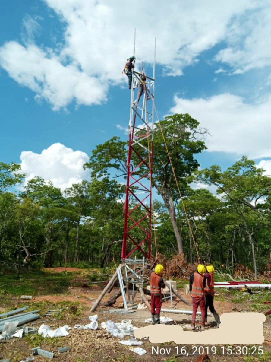 A pilot with @VodafoneGhana (fairwaves.co/blog/winner-gs…) is not our first project in Africa. For example, we're currently deploying in Tanzania, and we decided to share some pictures and stories from there. Let's start with this tower which is just being erected.