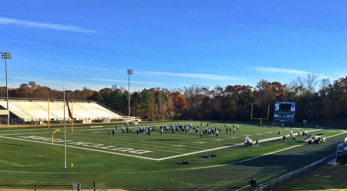 AshleyDusenbury's tweet photo. •Perseverance
•Dedication
•Commitment
•Tenacity
Dutch Fork Football players and coaches get a final practice in—on Thanksgiving Day—before the 5A lower state championship game tomorrow at 7:30 at Dutch Fork. #All4Four @dfhsfootball https://t.co/yzLLN2MaC4