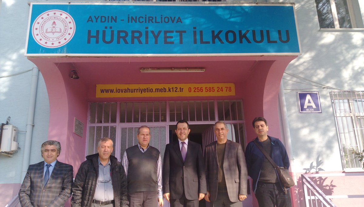 HurriyetIo's tweet photo. @edizsurucu @incirliovamem 
2015 yılından beri gururla dalgalandırdığımız "Beyaz Bayrak" ımızı yeniledik. Gururluyuz... https://t.co/8vDLabU1DS