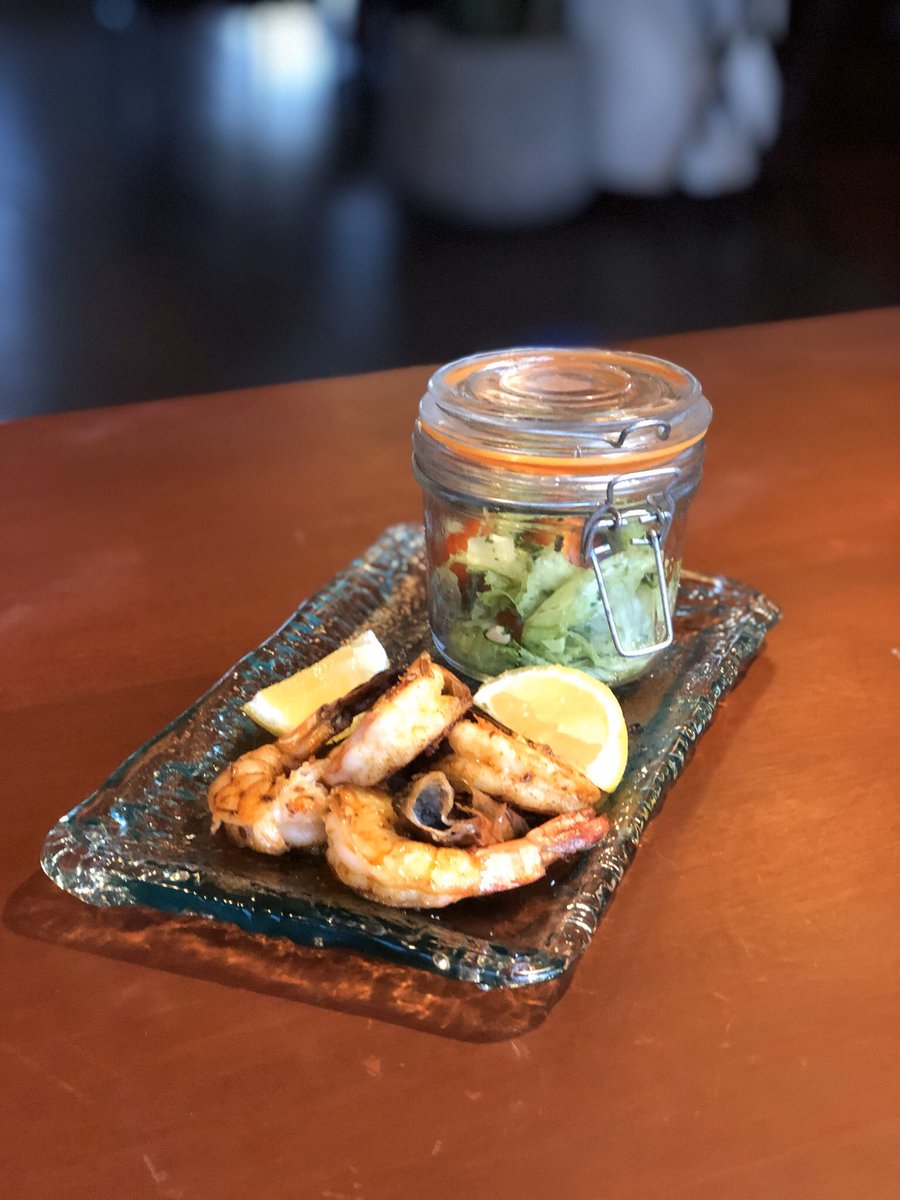 kamz26's tweet photo. Drooooooool! 
1.) Coca Catalans
2.) Albondigas De Cordero
3.) &amp; 4.) Picho Dé Gamba y ensalada 

#LaMesa 

#HappyHourCocktails https://t.co/LvbKpg3LgA