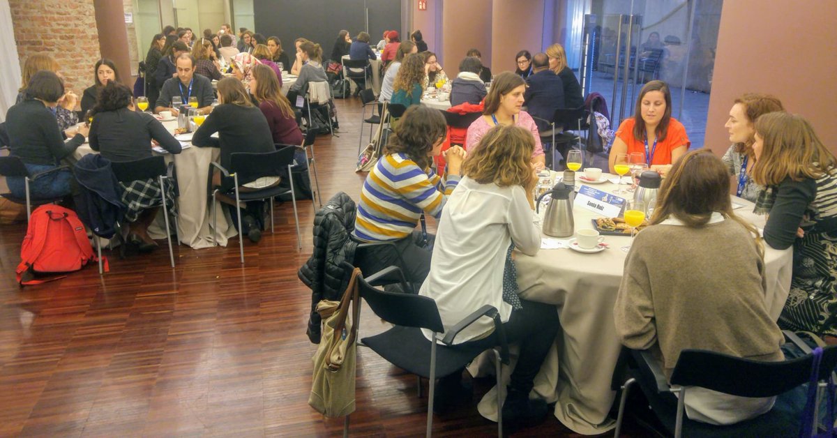 Bioinfo4women's tweet photo. Meeting with Women Leaders at the #AdvCompBio conference is in full swing. Enthusiastic participants sharing experiences and showing women as a role model. Thanks to @LorealSpain #ForWomenInScience https://t.co/GggVK4qgQH