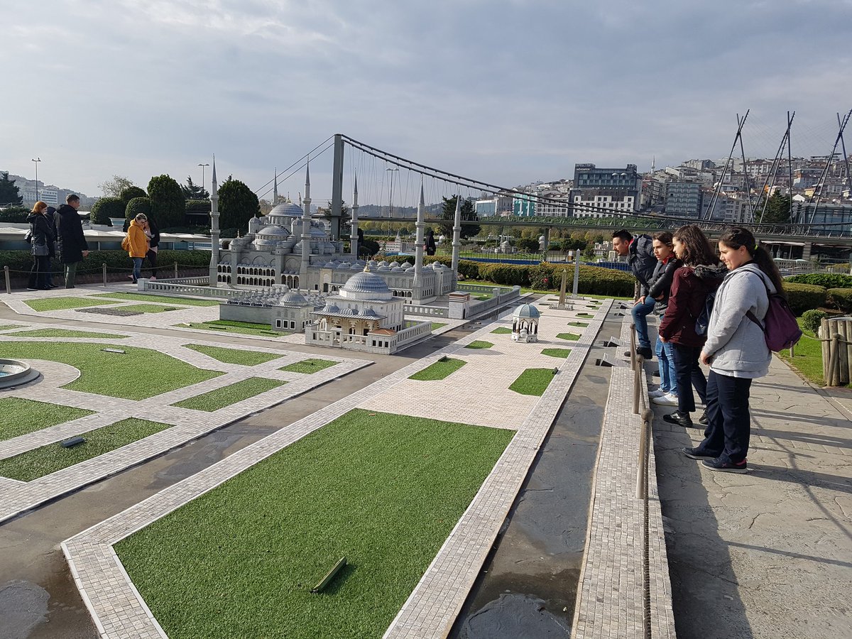 8A ve 8G sınıfı öğrencileri ile 1453 Panorama Müzesi ve Miniatürk Müzesine gezi düzenledik. Görevli öğretmenlerimiz Oğuz DURAK ve Dilek HAYTA'ya emekleri için teşekkür ederiz.<a href="/ARNAVUTKOYMEM/">Arnavutköy İlçe Millî Eğitim Müdürlüğü</a> <a href="/memleventyazici/">Levent Yazıcı</a> <a href="/serhanakyol34/">Serhan AKYOL</a> <a href="/kavly/">mehmet dağ</a>