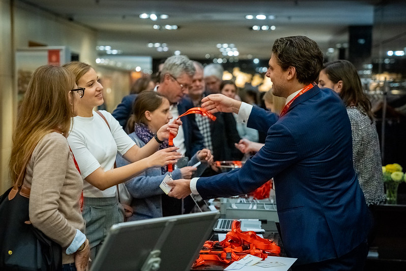 STnet.ch tweet media