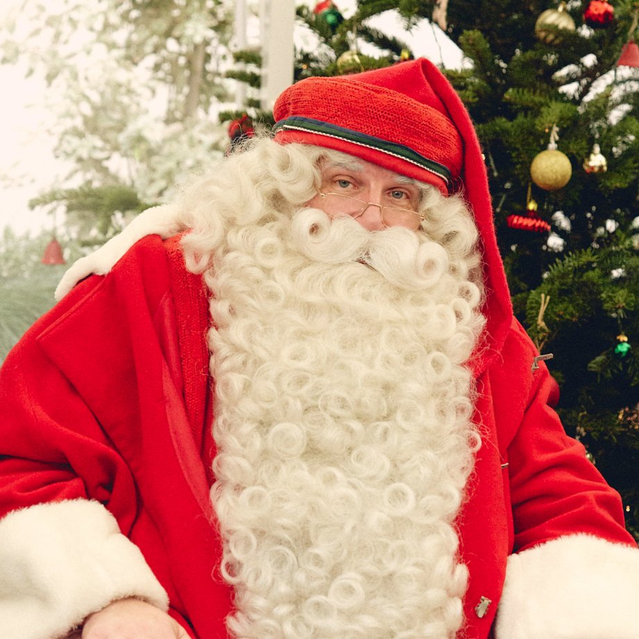 We're really looking forward to the Monocle Christmas fair next weekend. Pop along and say Hi. We'll be there with a selection of our cards and goodies from our new shop HOLD. tinyurl.com/u2sja3q