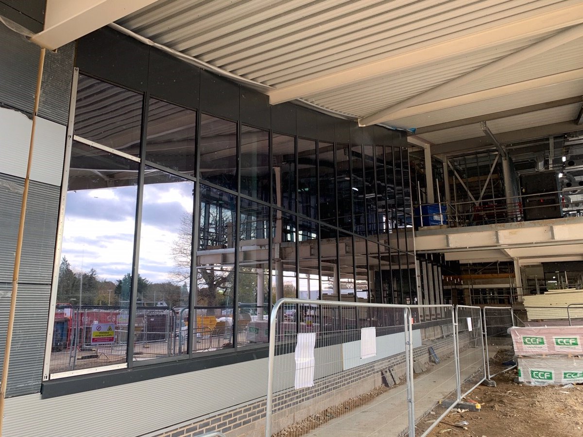 JPJ19971's tweet photo. Work progressing nicely on Braywick Leisure Centre. 

@KawneerUK Kawneer
#braywickleisurecentre #installation #leisurecentre #work https://t.co/xXiAe9lP6I