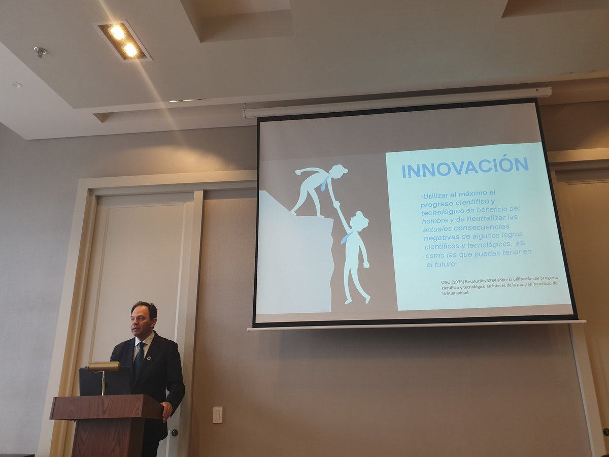 MojcaCargo's tweet photo. Nelson Remolina from SIC speaking about Data Privacy and Security. @GSMALatam #bd4sg in Colombia https://t.co/ArIrfvgpyN