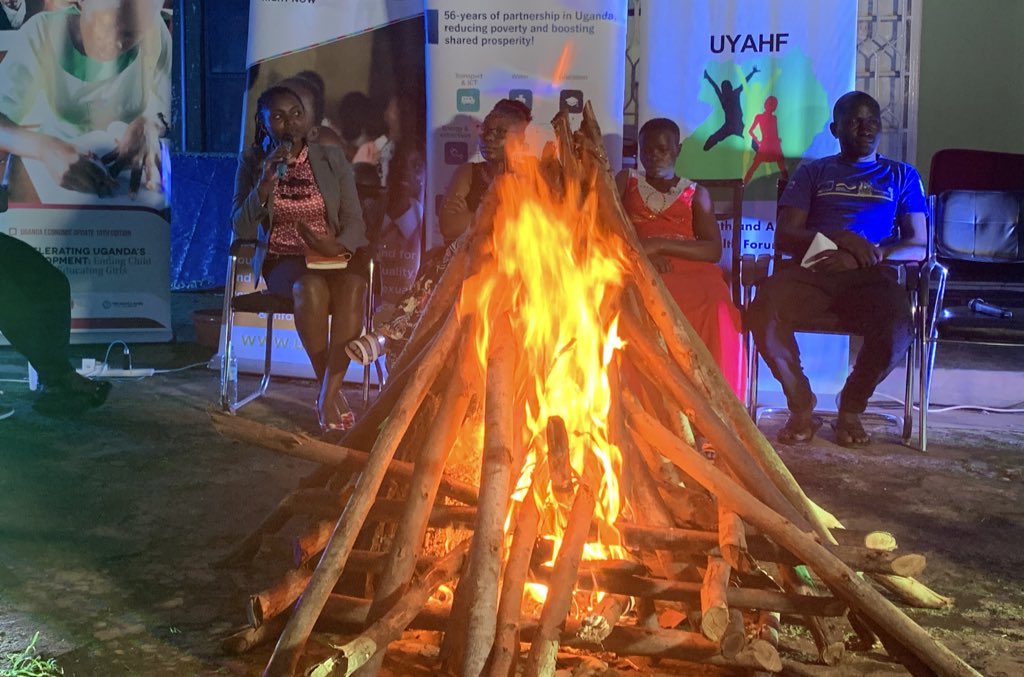 SheilaKulubya's tweet photo. In the good ol days, the fireplace was a safe space for deep conversation, and learning. This evening, we are lighting a bonfire against marrying girls before the age of 18. 
#Blog4Dev #16Days #EndChildMarriage https://t.co/Xs7JRmsNsk