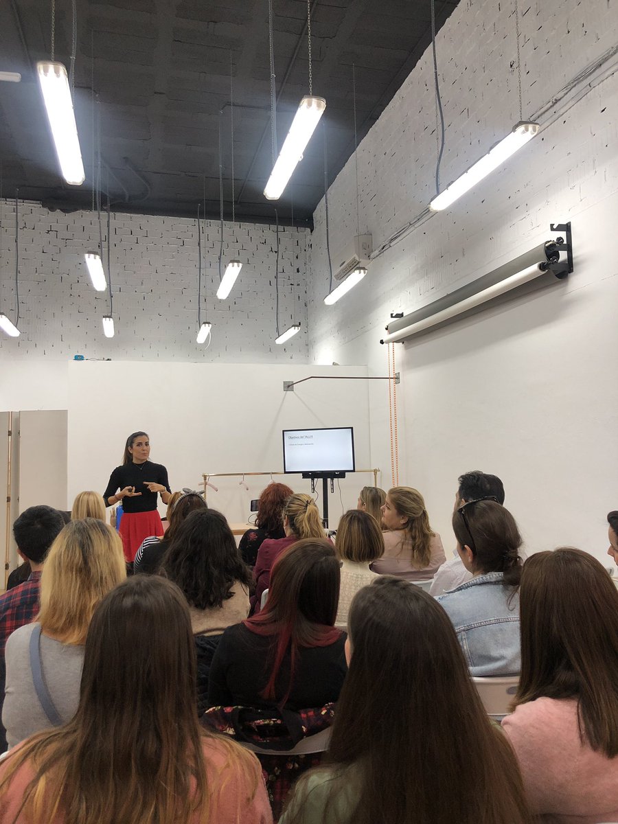 estudioeste's tweet photo. Ya estamos con la charla de #korakora https://t.co/Rr41FwSBbt