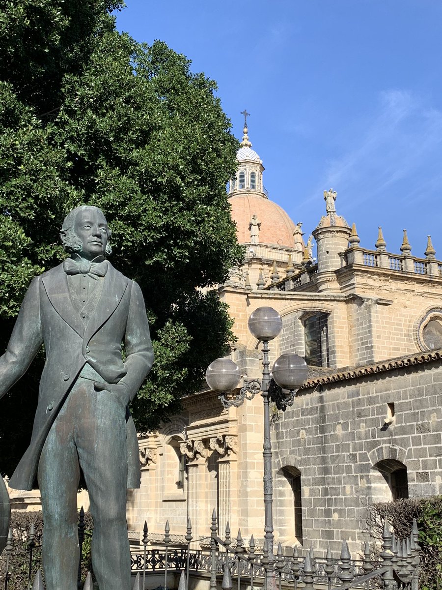 SocialMedia_FM's tweet photo. Tras la formación in company en Jerez dejamos con mucha pena esta preciosa ciudad para regresar a Madrid #formacion https://t.co/XQpzxFmQkJ