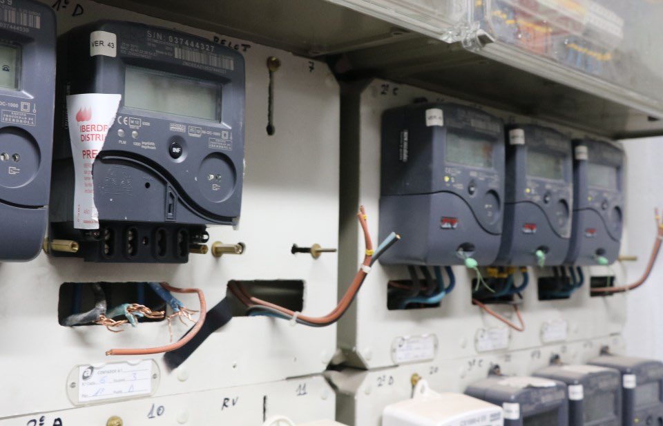 Defendemos a todas las personas que lo estén pasando mal, pero lo que sufrimos en Espartales son clanes de mafias que okupan viviendas y se aprovechan de los más vulnerables. Soluciones ya 🙏🏼

Fotos de <a href="/AlcalaHoy1/">AlcalaHoy</a> (no hacemos más fotos por miedo a ser vistos y las represalias)