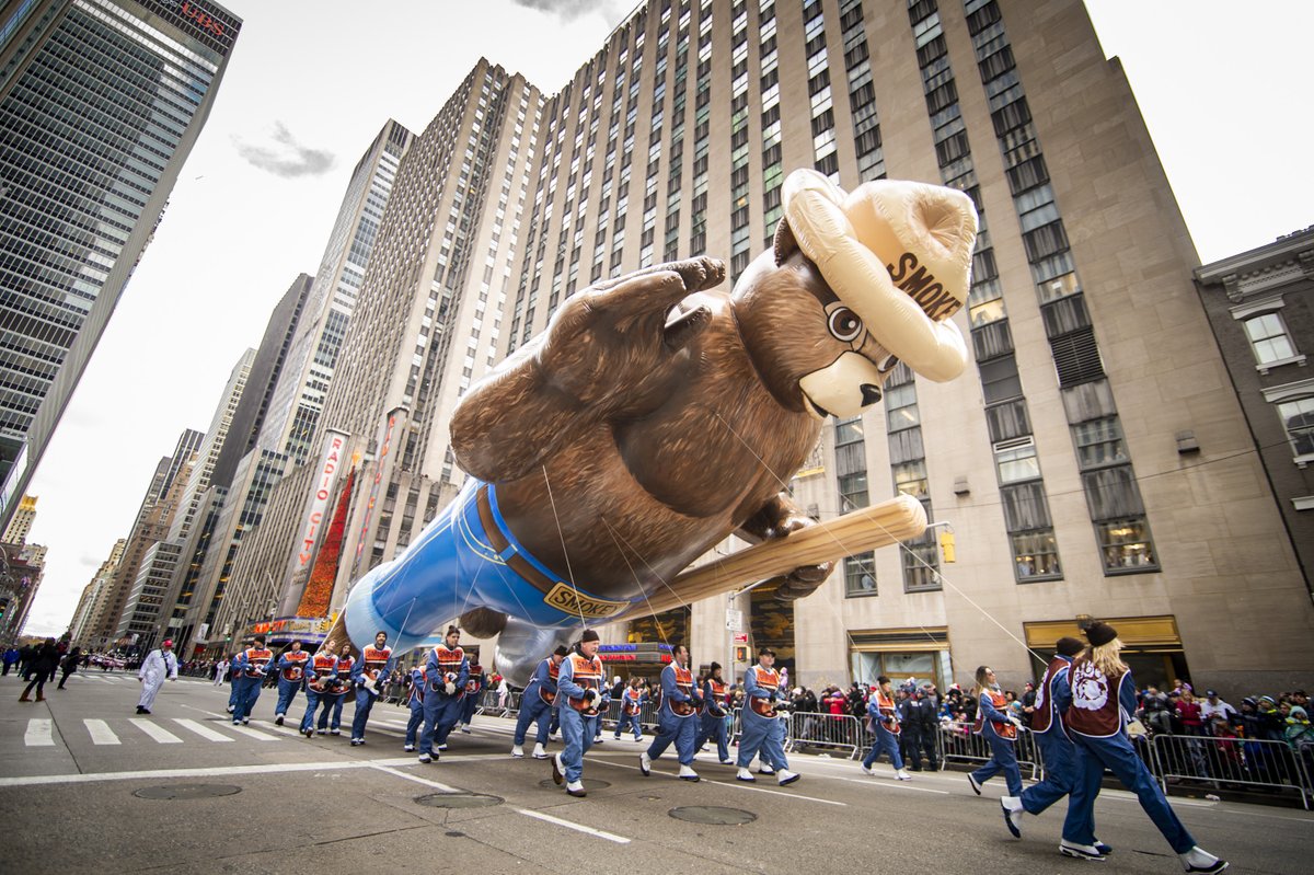 lisaesherman's tweet image. This Thanksgiving, we celebrate two classics: Our very own @smokey_bear is in the #MacysParade. #OnlyYou #SmokeyBear75