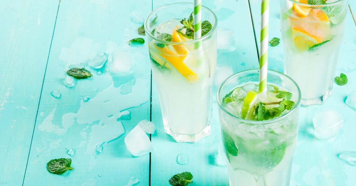 liverUSA's tweet photo. Hosting the big meal tonight and looking for some alcohol-free alternatives to go along with dinner? Here are 12 festive #Mocktails for Thanksgiving to Please Everyone - https://t.co/0clISEc9Db #godry #HappyThanksgiving https://t.co/L2zDFoybof