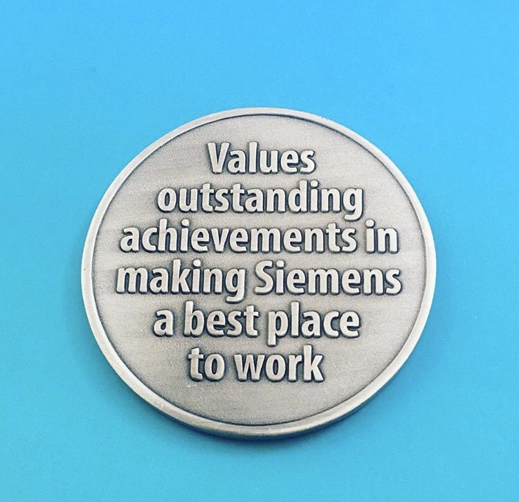 vivicroise's tweet photo. ¡Cuando tienes #💕 por lo que haces! #ProudToBeSiemens #DedicationToService #WorkPlaceRockStar @aechavez76 @MarcoZabatta @TaniaAvilésPérez @Siemens_Mexico 🇲🇽🏅 https://t.co/hAaXvPnrmX