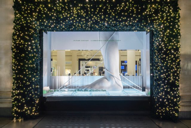 #windowdisplay <a href="/Selfridges/">Selfridges</a> #christmas magic told in classic fairy tales through a contemporary lense!