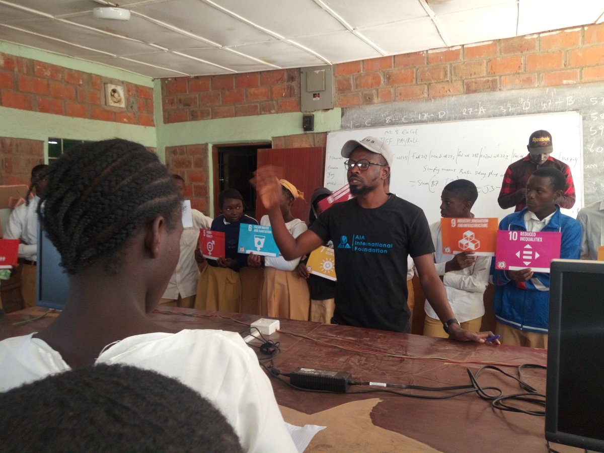 femi_ola_'s tweet photo. We engaged in another session of #GlobalGoals and #TalentsLab super school program which was held at Government Secondary School, Television, Kaduna
As usual, students are happy to be parts and learn what #SDGs is and ready to take actions in their locality. https://t.co/9aOaDHhOAI