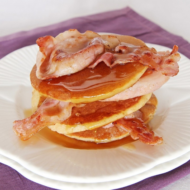 Tomorrow at the Mossy - breakfast pancake and bacon stacks 🥞🥓, Pastor Hugh's mega burger special 🍔, or Linda McCartney veggie burgers 🥗 if that's what floats your boat 😂

We will be closing sharp at 2pm to prepare for the evening fundraiser concert. 🕑