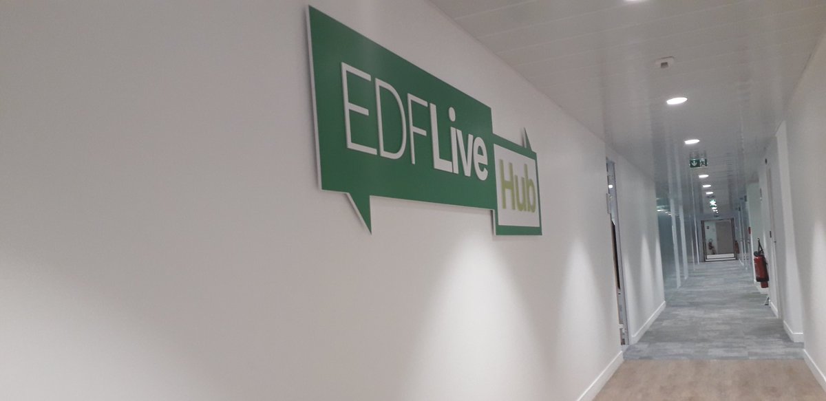 JuguetBaptiste's tweet photo. Plongée inspirante en éclaireur dans le Live Hub #edf pour parler #einfluence #ereputation et tactique #socialmedia avec @EDFofficiel et @louisduroulle et des étudiants @mbamci @ILV_Formations Plus d'infos ➡️ https://t.co/QeatGFD3yb  @Strategies https://t.co/Ve4txhwecS