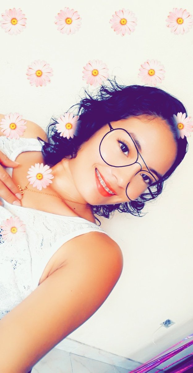 Jennffer's tweet photo. A un día de #laceremoniadegrado #prom2019 https://t.co/cQHgLcLH8V