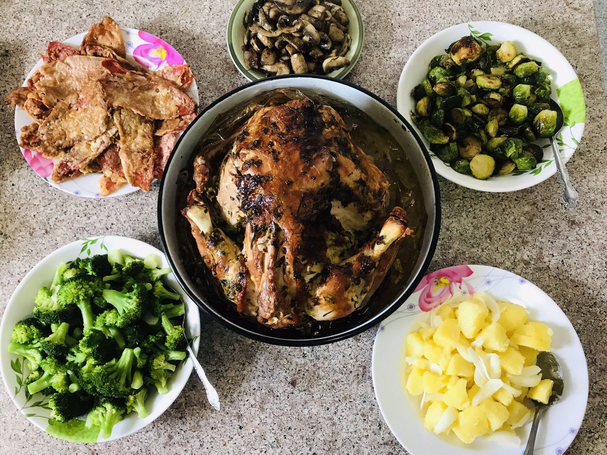 megivanova's tweet photo. Happy Thanksgiving! 🦃
Wishing you a happy and heartfelt Thanksgiving filled with good food and great memories. https://t.co/F8uxeXa6mw