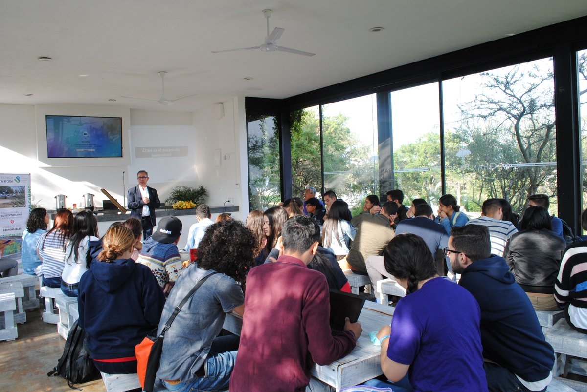 SEDESOMpioQro's tweet photo. Impartimos una Conferencia de Ciudades Sostenibles, platicamos con los chicos de lo que se está haciendo en el Municipio. Tanto en Medellín como en Querétaro, sigamos haciendo la diferencia, sumando esfuerzos haremos cambios positivos en nuestros Municipios. #HagamosLaDiferencia https://t.co/5pg7EWEnWZ