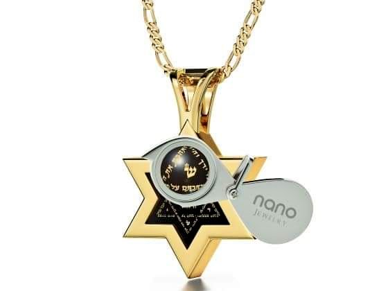 IsraelCatalog's tweet image. Show your love and appreciation for your mother with this unforgettable 14k gold Star of David shaped necklace with the Shema Yisrael prayer inscribed on a unique natural Onyx stone.

Gold-filled Italian Figaro chain, 18" (45cm)

israel-catalog.com/jewelry/design…

#israel #blackFriday #new