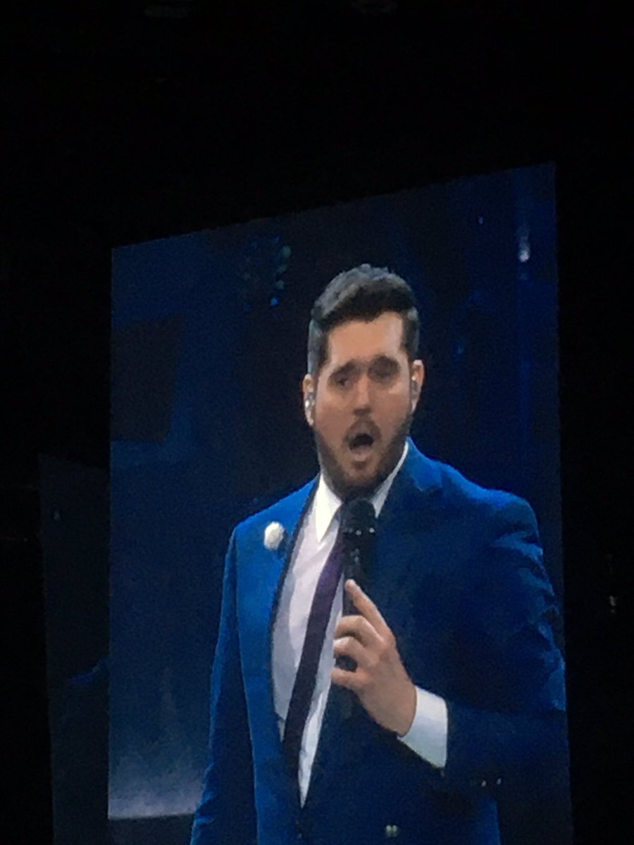Juliebruce's tweet photo. @MichaelBuble Such a great night loved every mi ute if it! https://t.co/6OLaXN0eGq
