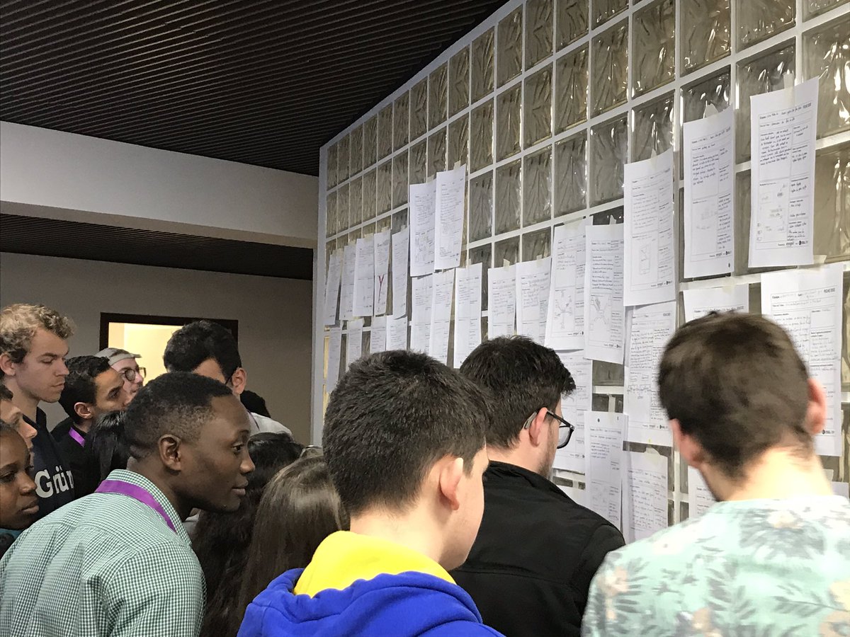 IAEMetz's tweet photo. #48H2019 Les étudiants du 48h00 partagent leurs idées 💡 @ENSGSI @Univ_Lorraine https://t.co/V7e660StE7