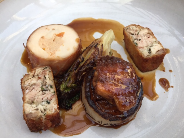 AAHospitality's tweet photo. Sound lunch @Burley_Manor with a positive recommendation for #TwoAARosettes. Great team as well, thanks to Marilyn and Mike.
@NewForestHotels
#thenewforest
#forestlife
#englishcountryside https://t.co/3ONSdQBgcR