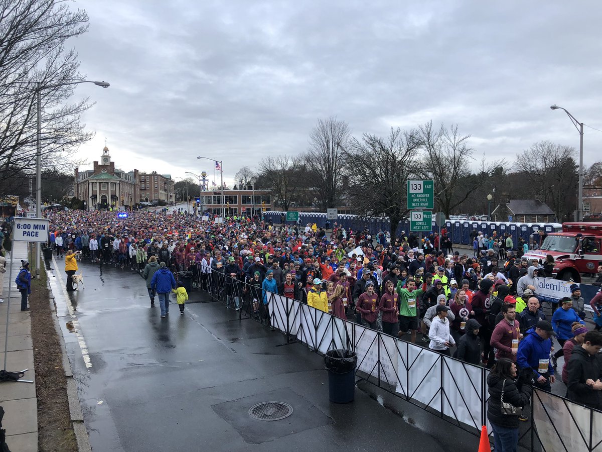 RochieWBZ's tweet photo. Shout out to the great people who put on the annual #Thanksgiving Day #FeasterFive road race in Andover, MA!
Race Dir Dave McGillivray @DMSE @DMSESports
Race PA Tom Licciardello
Lyn Licciardello and the Merrimack Valley Striders
@AndoverMassPD
@AndoverDPW
All the volunteers! https://t.co/V1mpIoK0A4